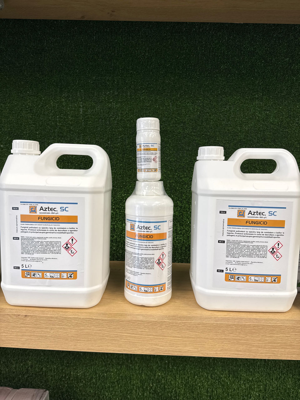 Funghicid Aztek 595 lei pentru 1 hectar de vița de vie