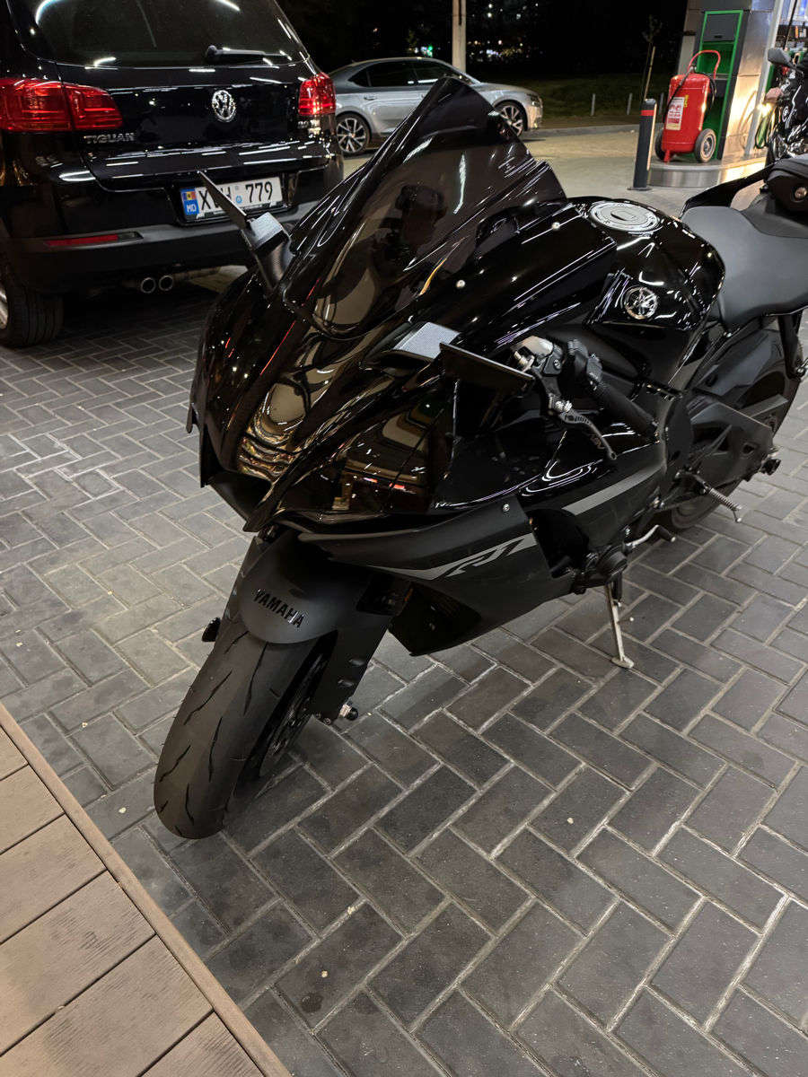 Yamaha R1 фото 5