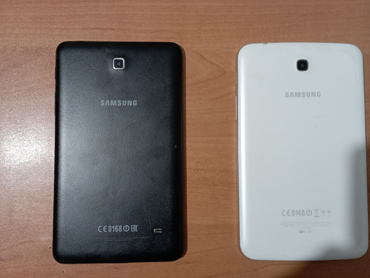 2 планшета Samsung