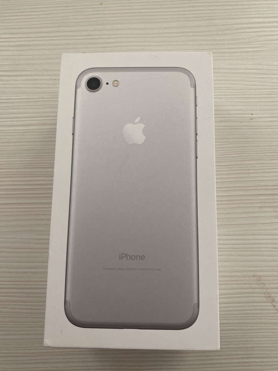 Продам iphone 7 (128 gb)