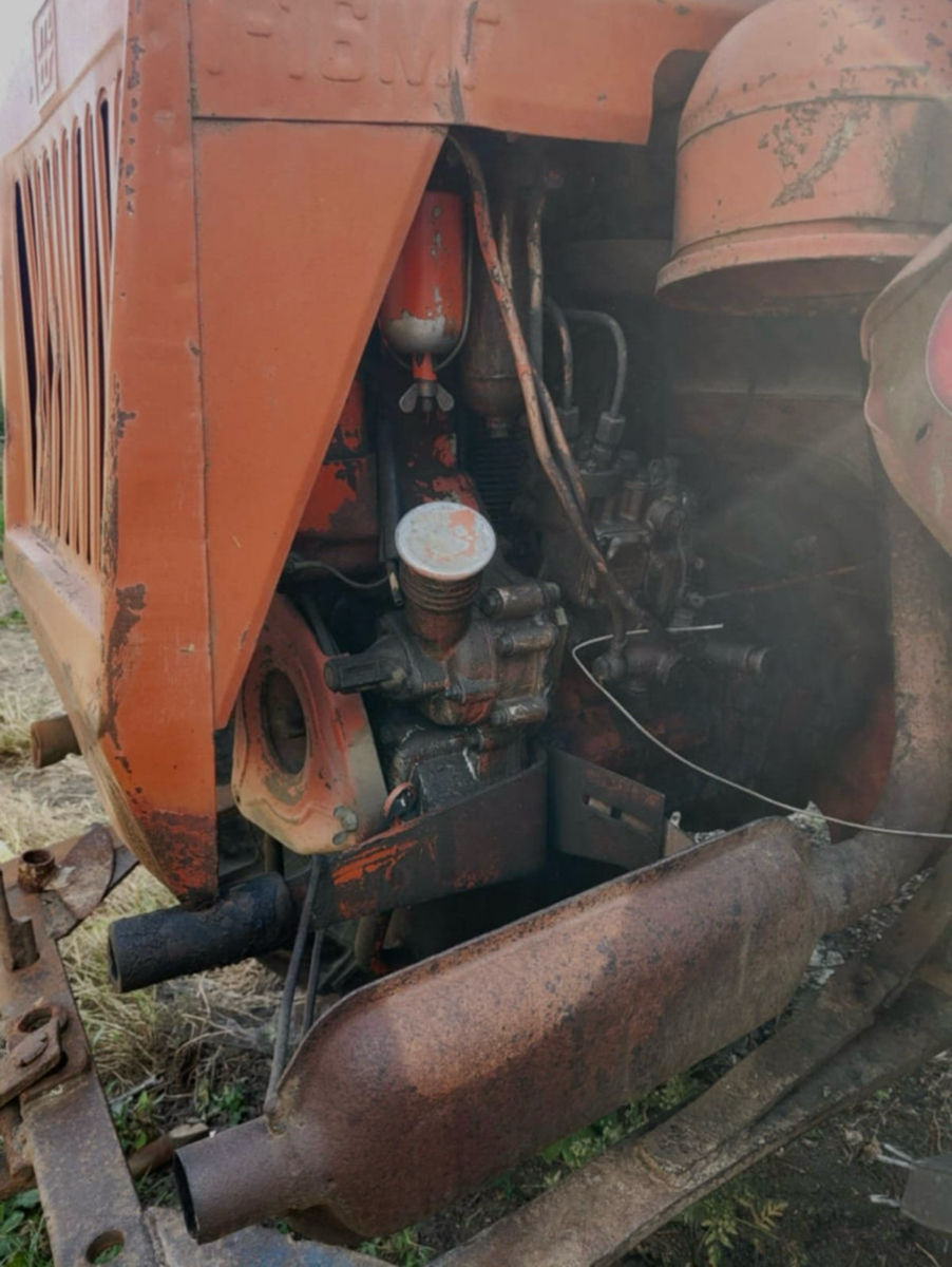 Tractor T16 фото 2