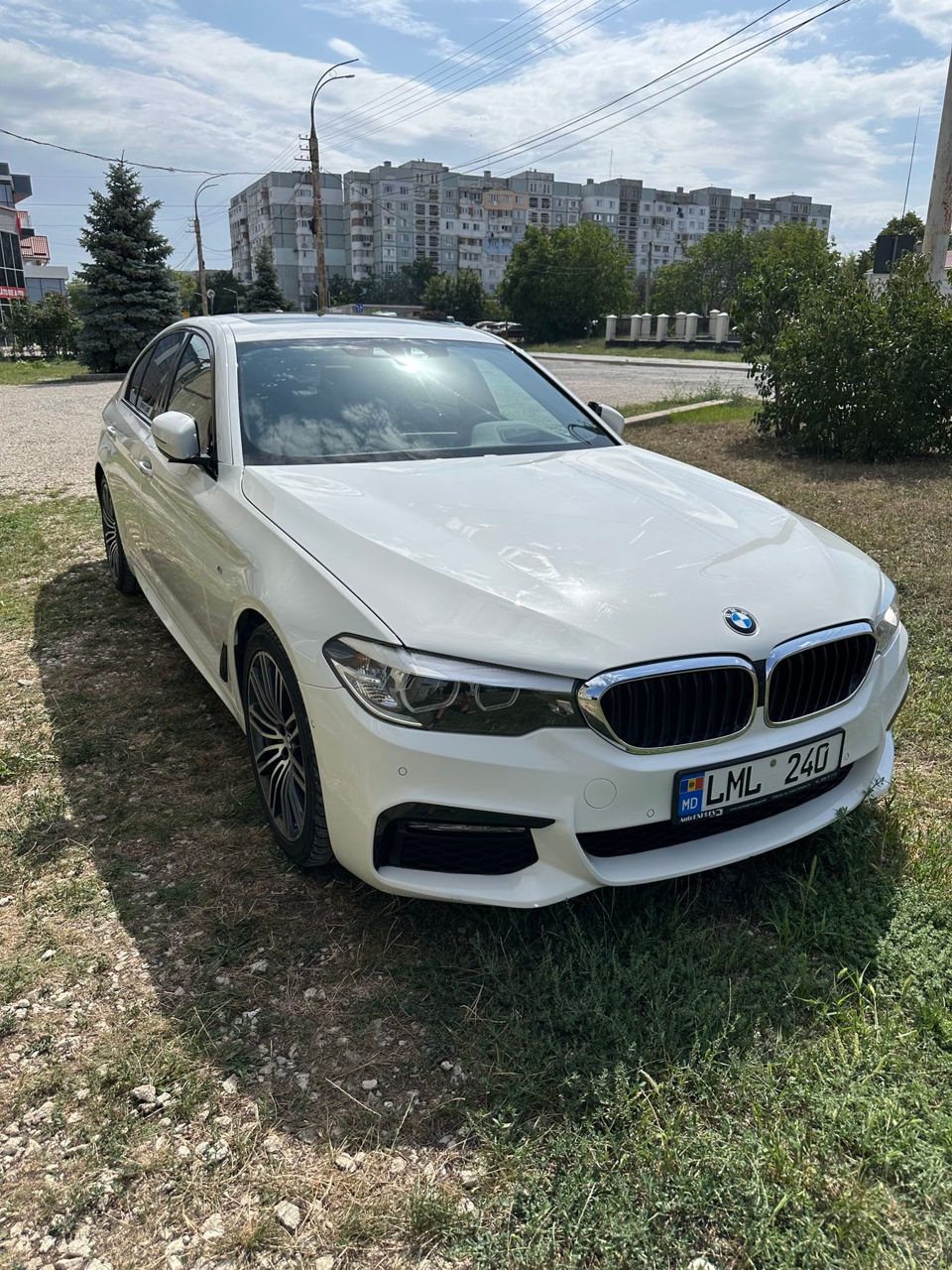 BMW 5 Series foto 0