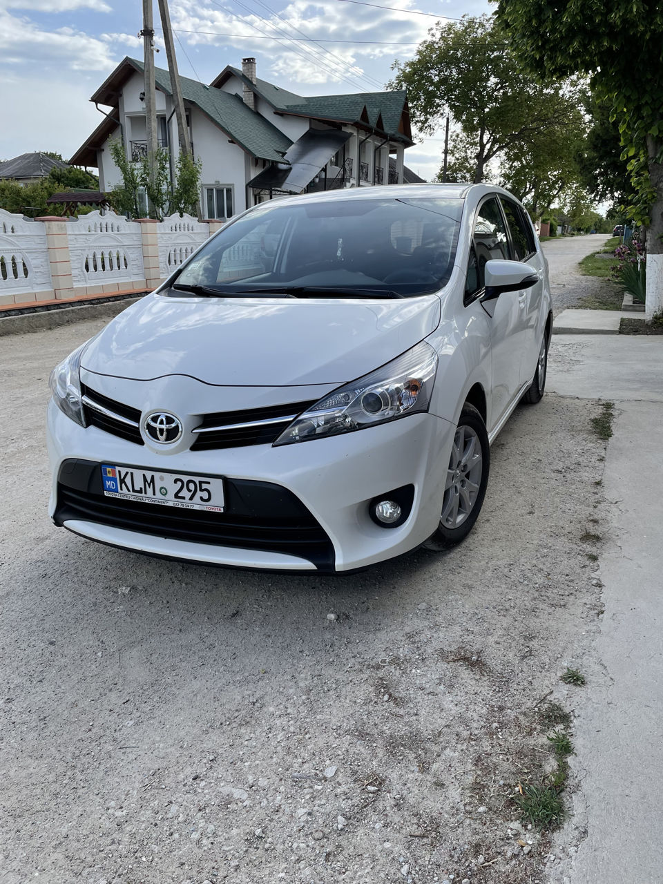 Toyota Verso foto 1