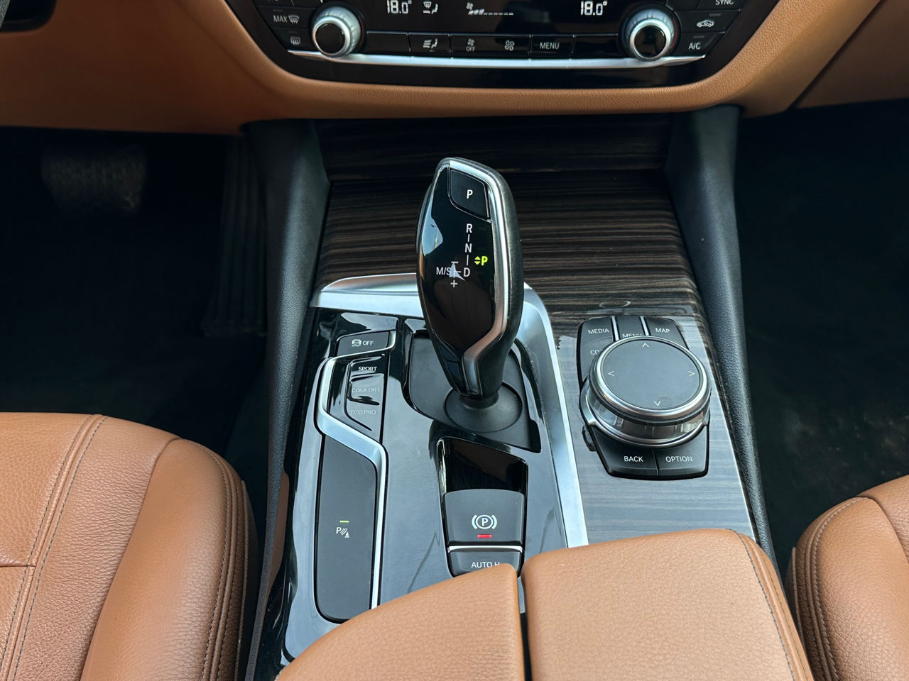 BMW 5 Series foto 15