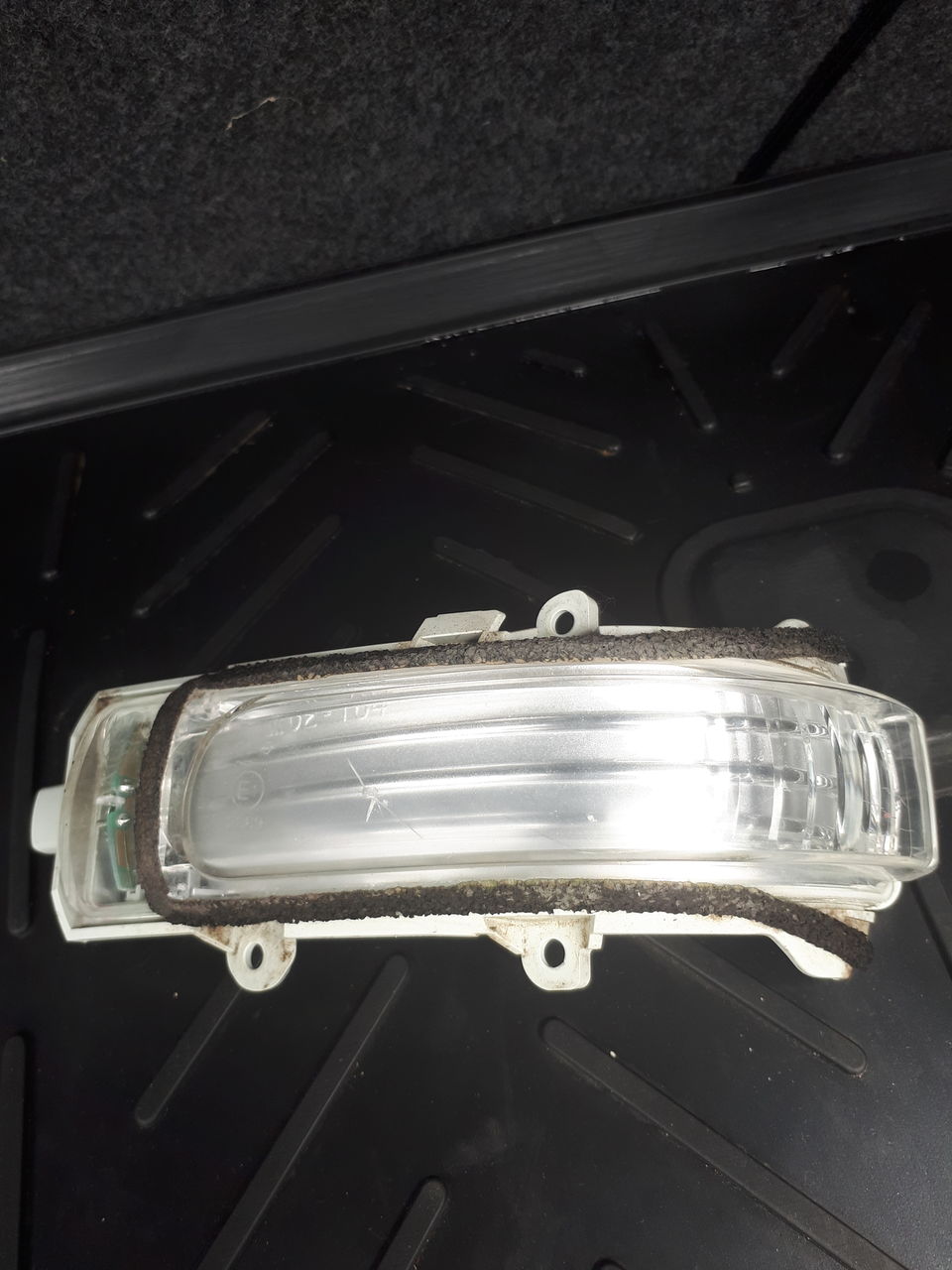 Поворот в зеркало RH Auris/Camry/Corolla от 2013г