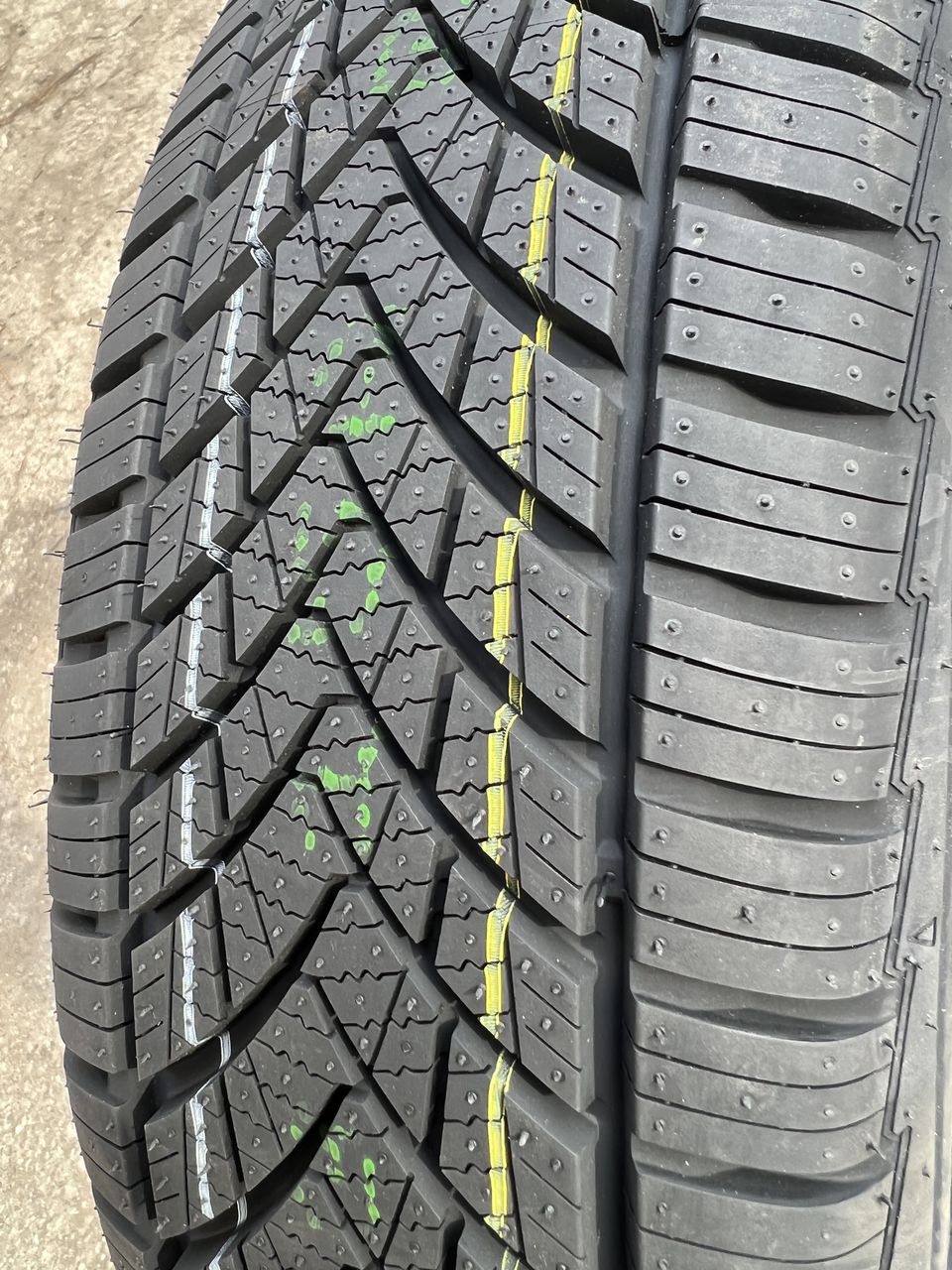 165/65 R15 Tracmax Allseason Trac saver/ Доставка, livrare toata Moldova foto 5