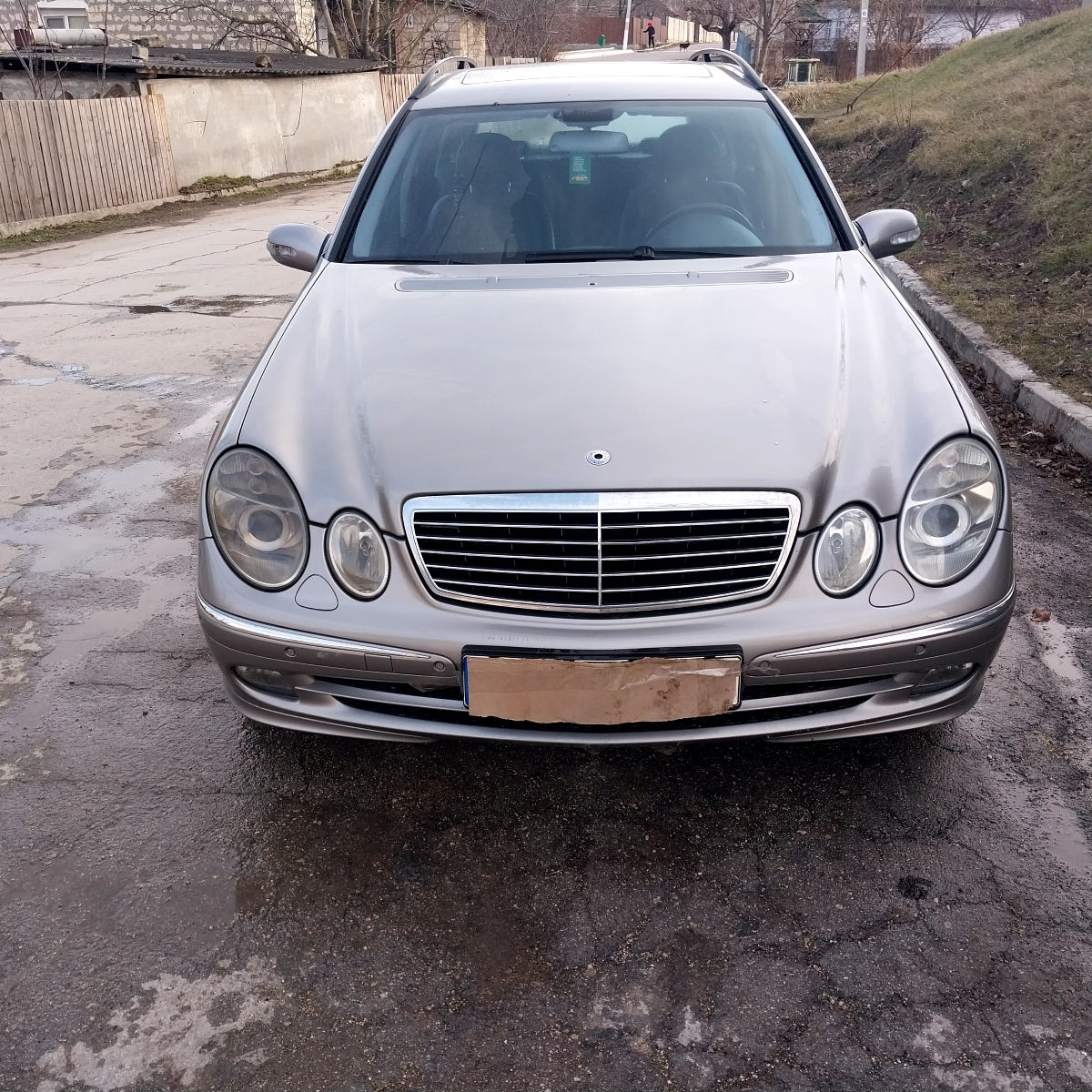 Mercedes E-Class foto 0