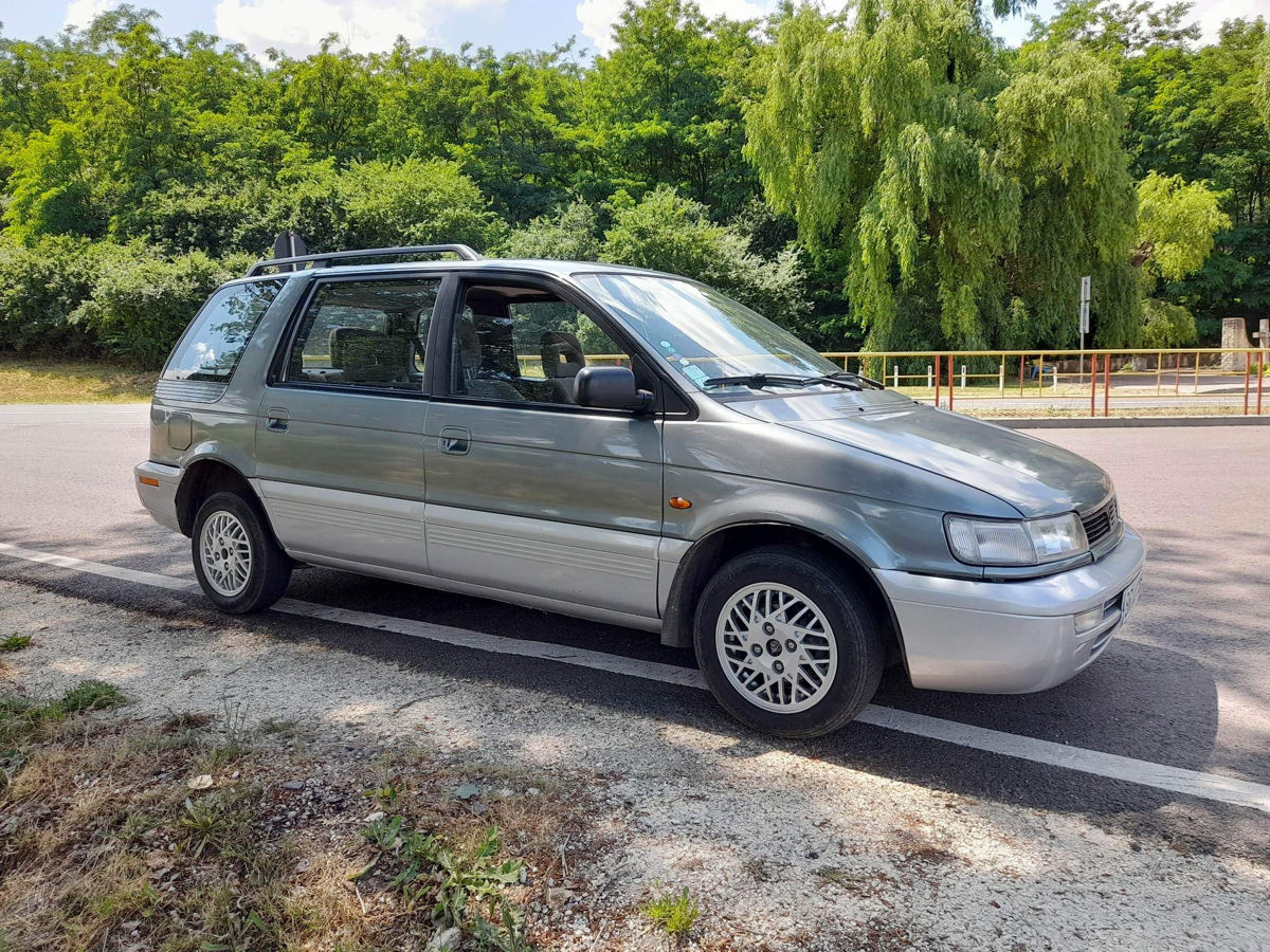 Mitsubishi Space Wagon foto 9