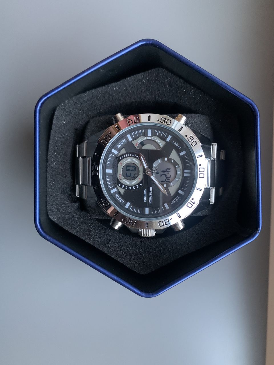 Vind ceas nou Paterson WR30M la doar 77 euro