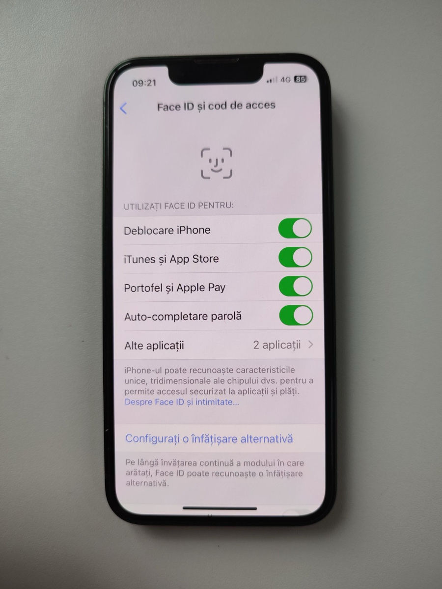 Apple iPhone 13 - 256 Go Avec TikTok installé App jamais utilisé