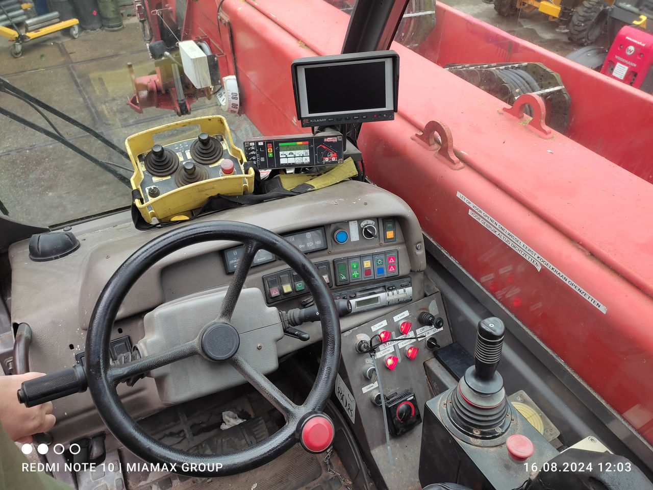 Телескопический погрузчик с поворотной башней Manitou MRT 2145, 2001 foto 8