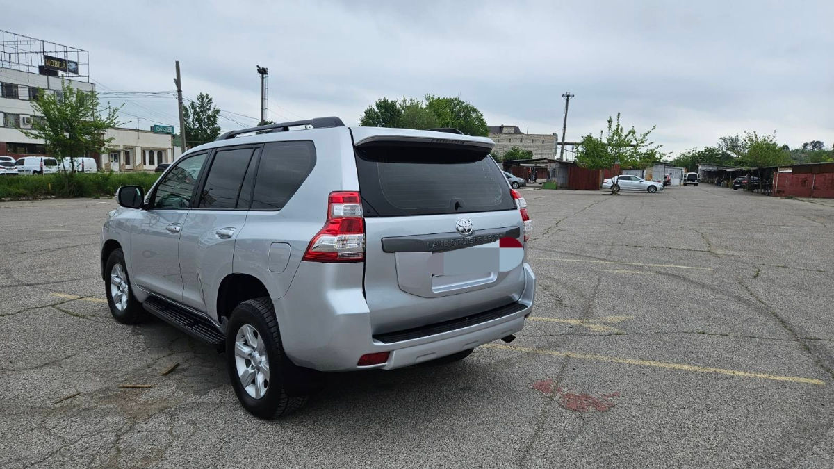 Toyota Land Cruiser Prado фото 1