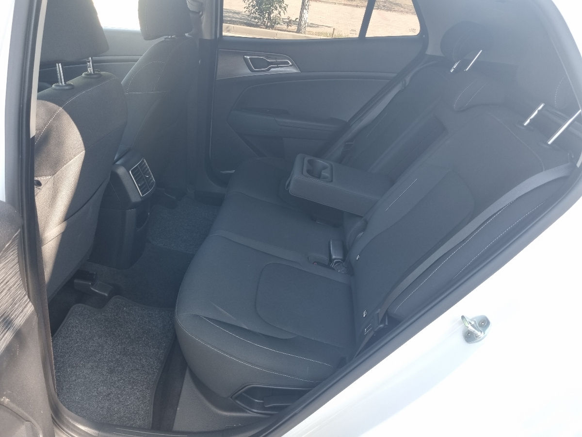 KIA Sportage 2023 photo 16