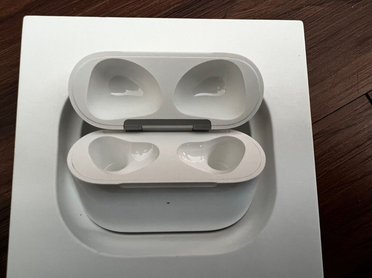 Куплю правый наушник от AirPods 3