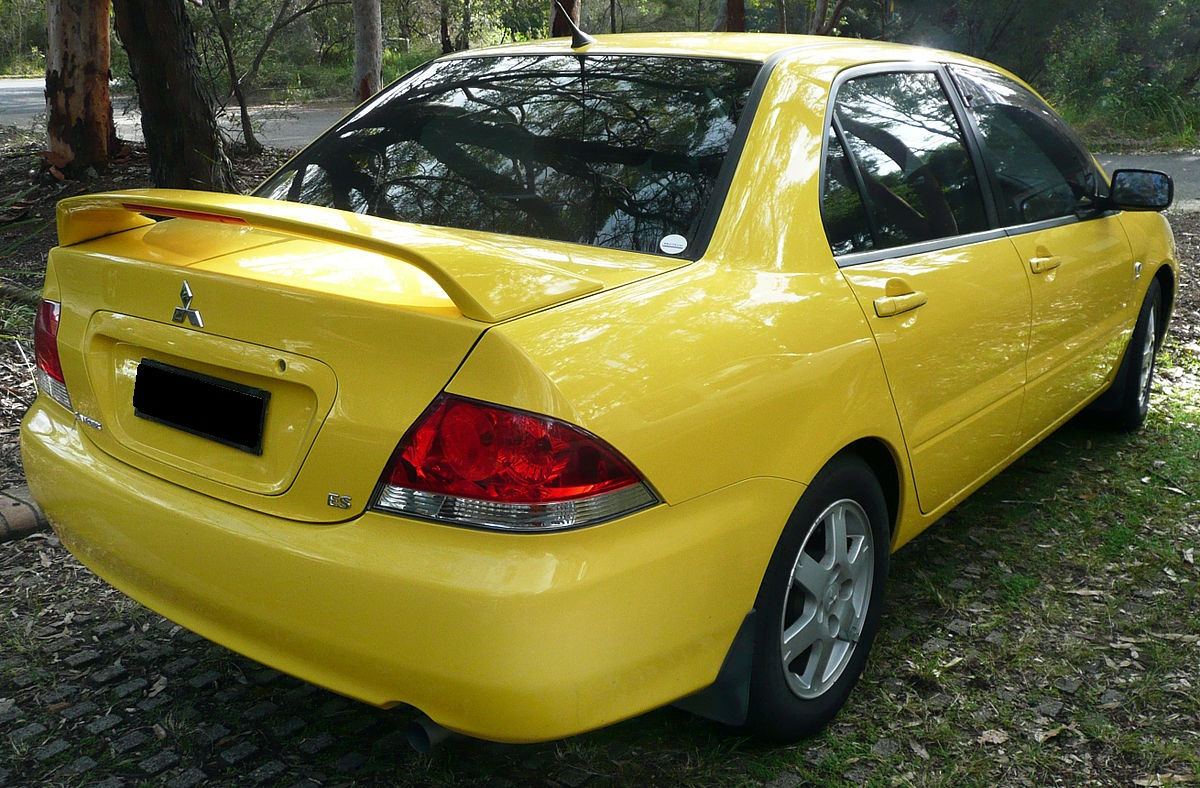 Mitsubishi Lancer foto 2