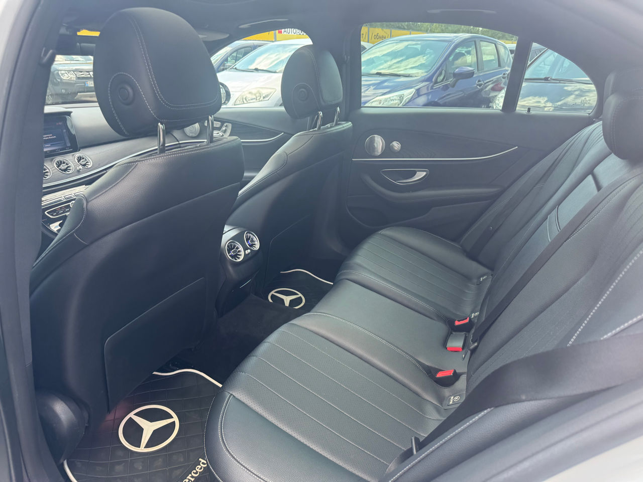 Mercedes E-Class foto 8