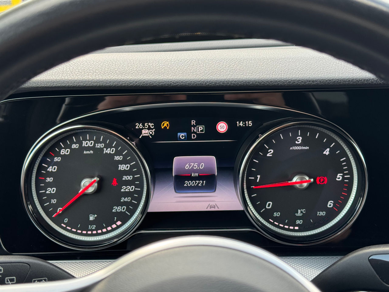 Mercedes E-Class фото 13