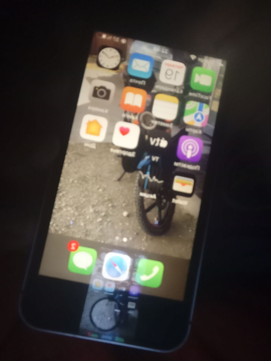 Vând telefon este foarte bun  nu glucește. Nr tel 060760587 foto 1