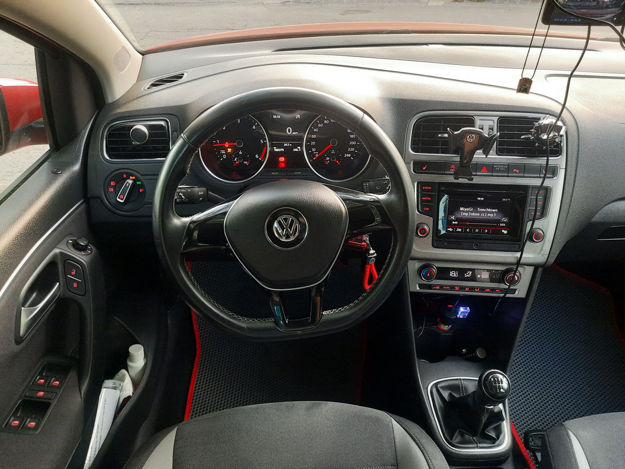 Volkswagen Polo foto 8