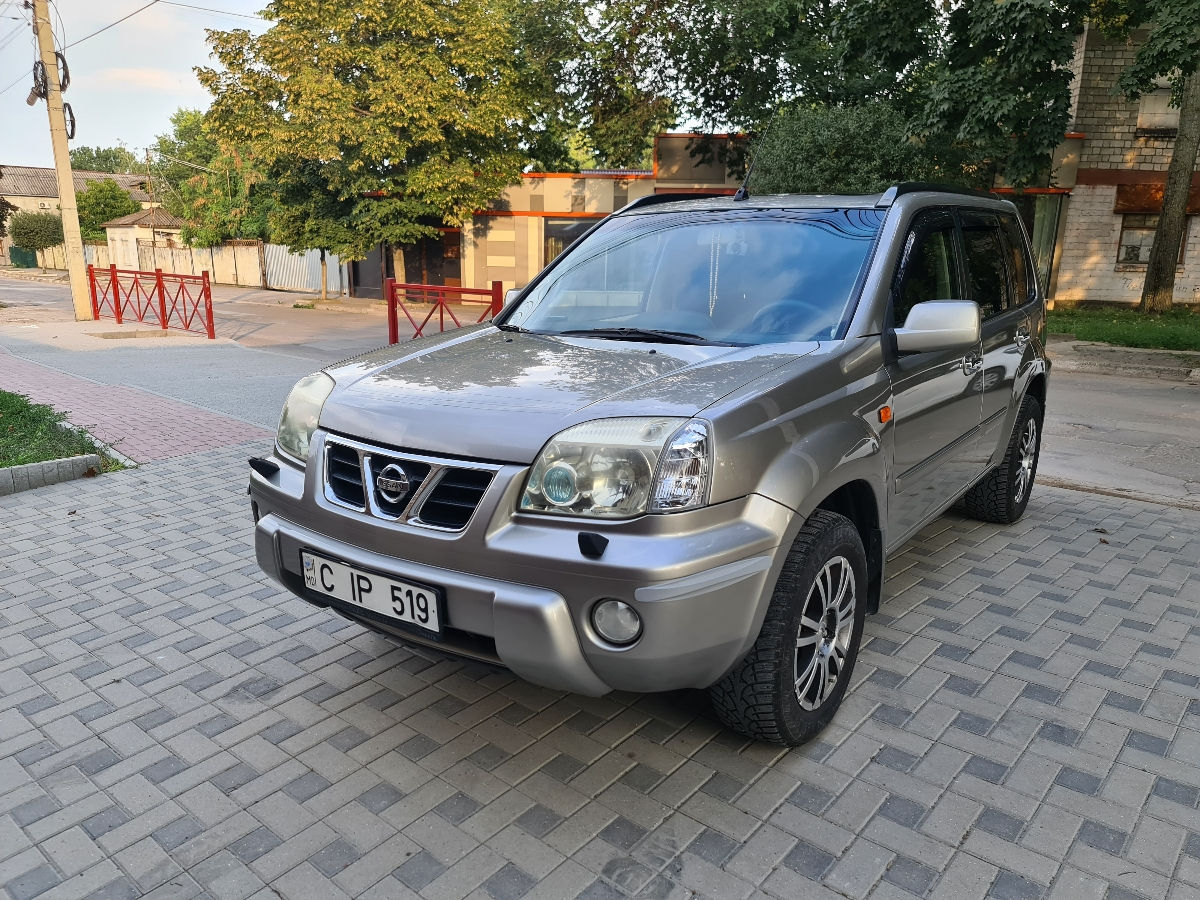 Nissan X-Trail foto 0