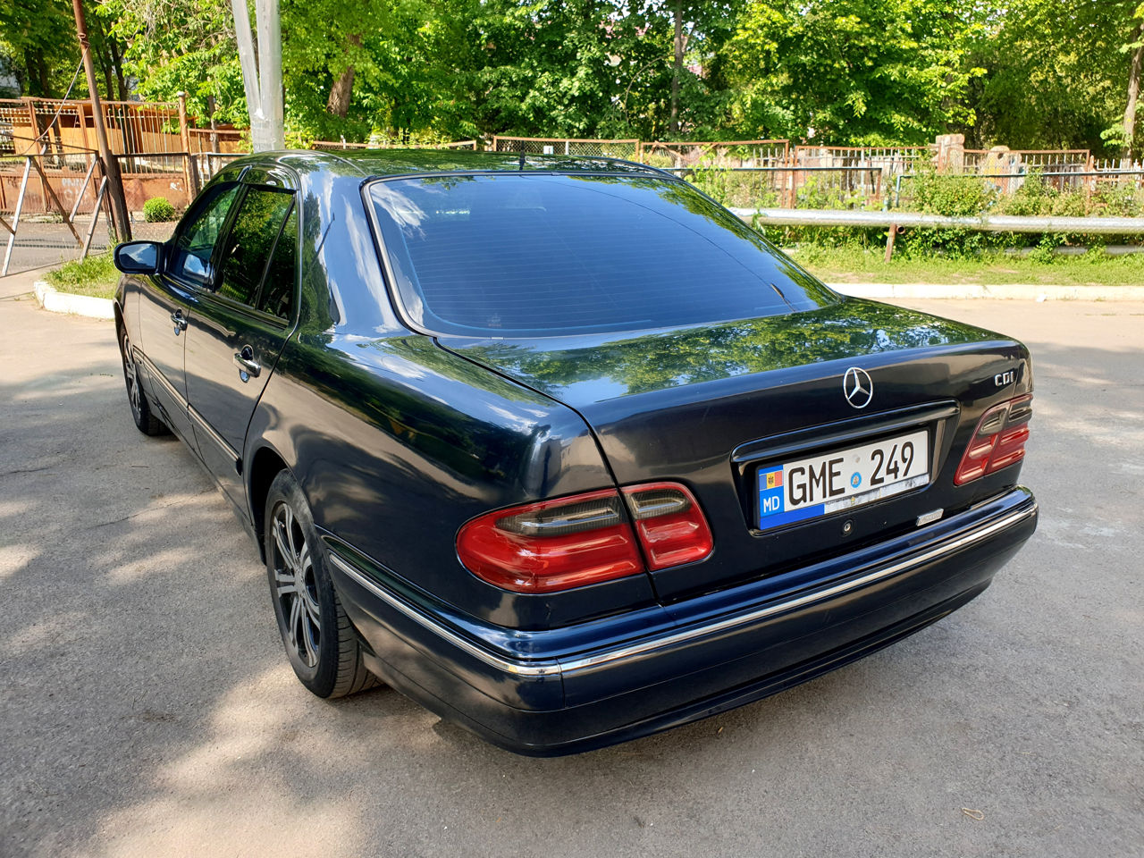 Mercedes E Class foto 2