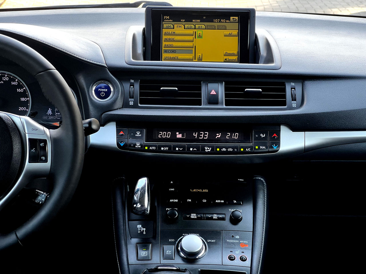 Lexus CT Series фото 7