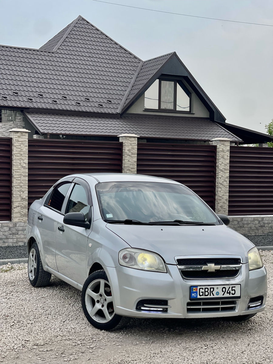 Chevrolet Aveo фото 1
