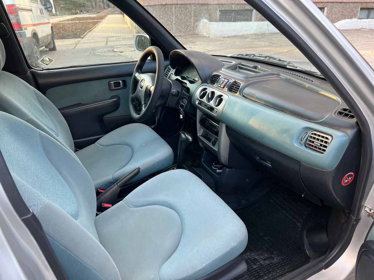 Nissan Micra foto 9