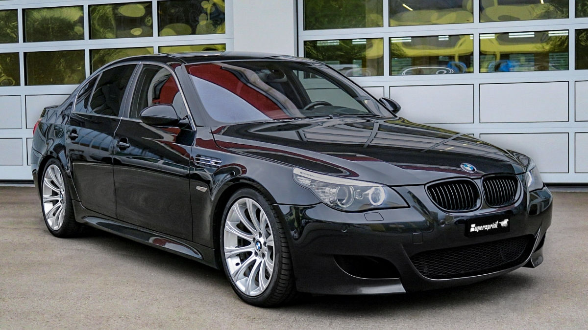 BMW 5 Series foto 0