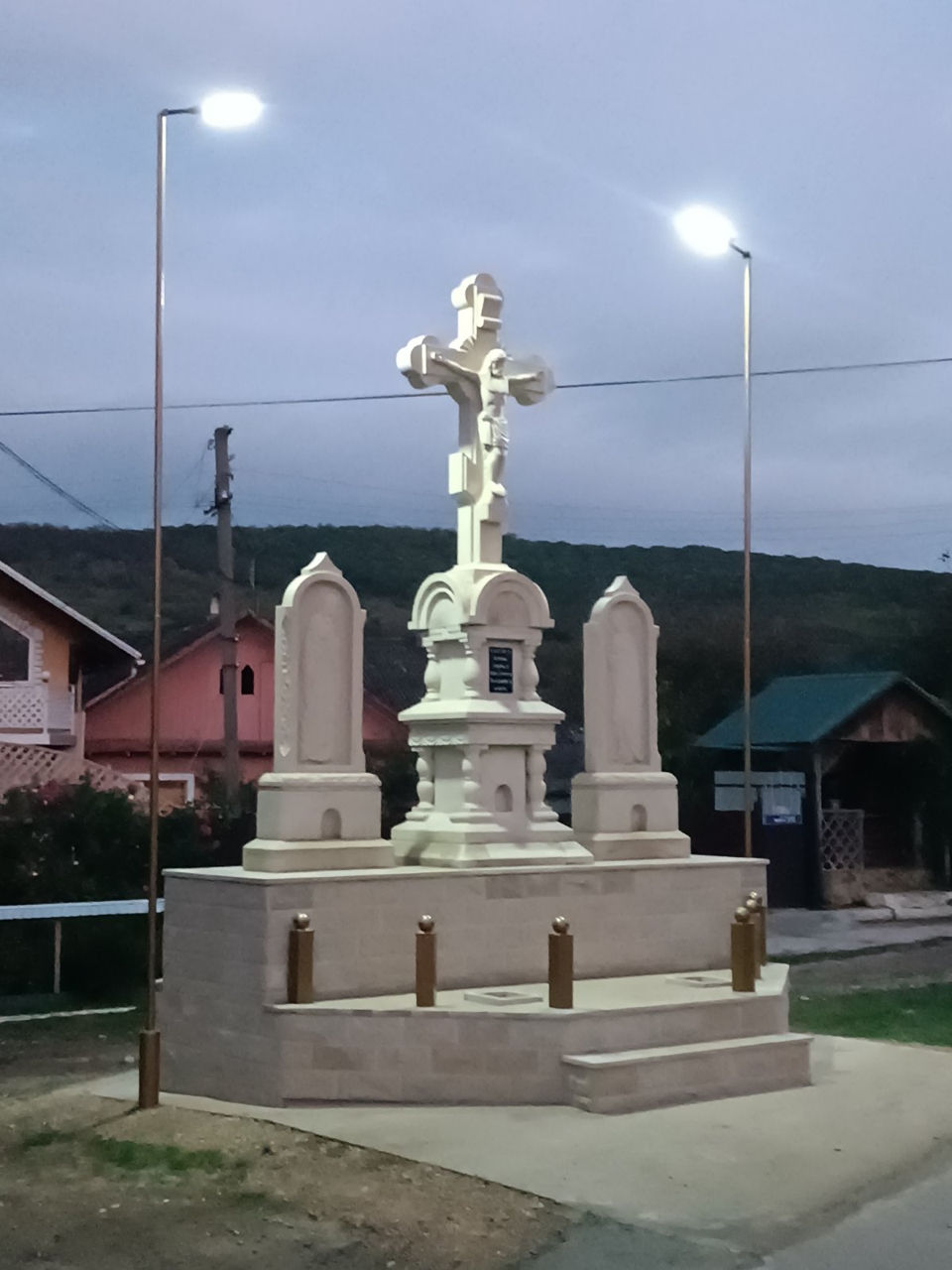Răstigniri din piatră de Cosăuți foto 0