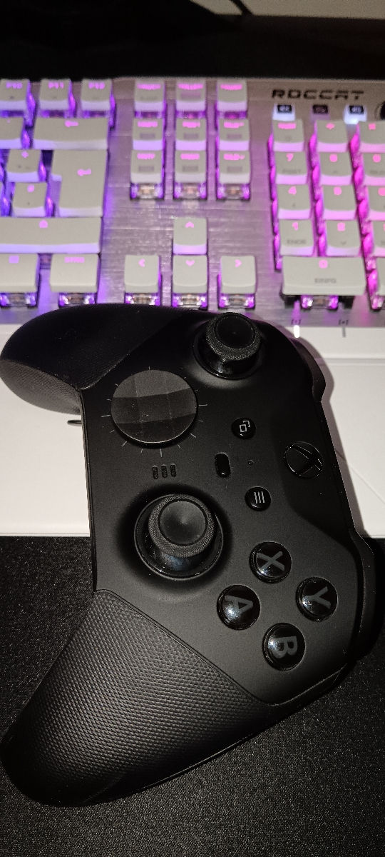 Геймпад: Xbox One Elite Series 2