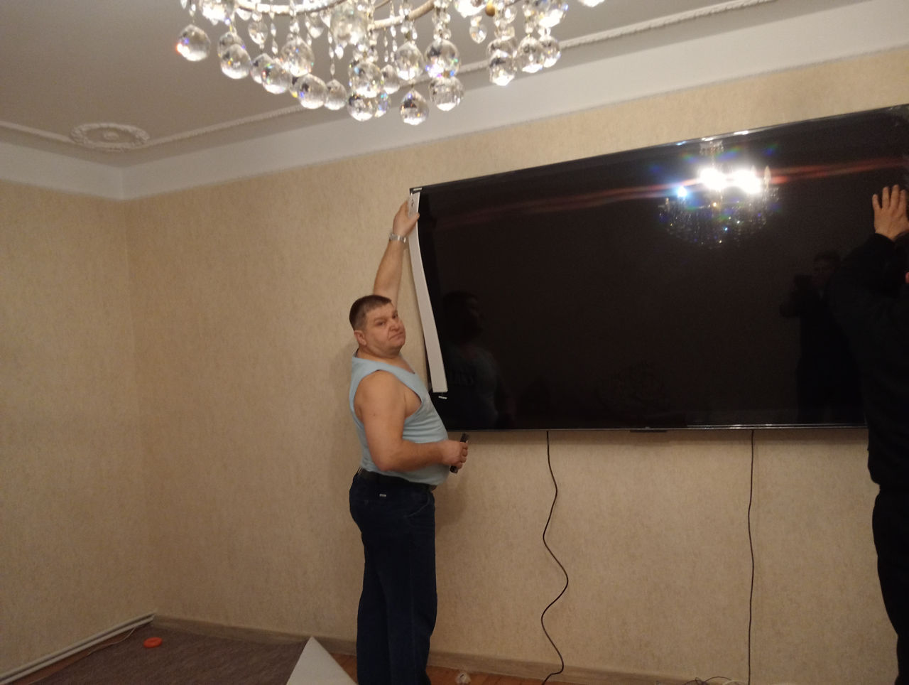Навеска телевизора, монтаж тв, установить телевизор на стену, есть крепление  фото 8