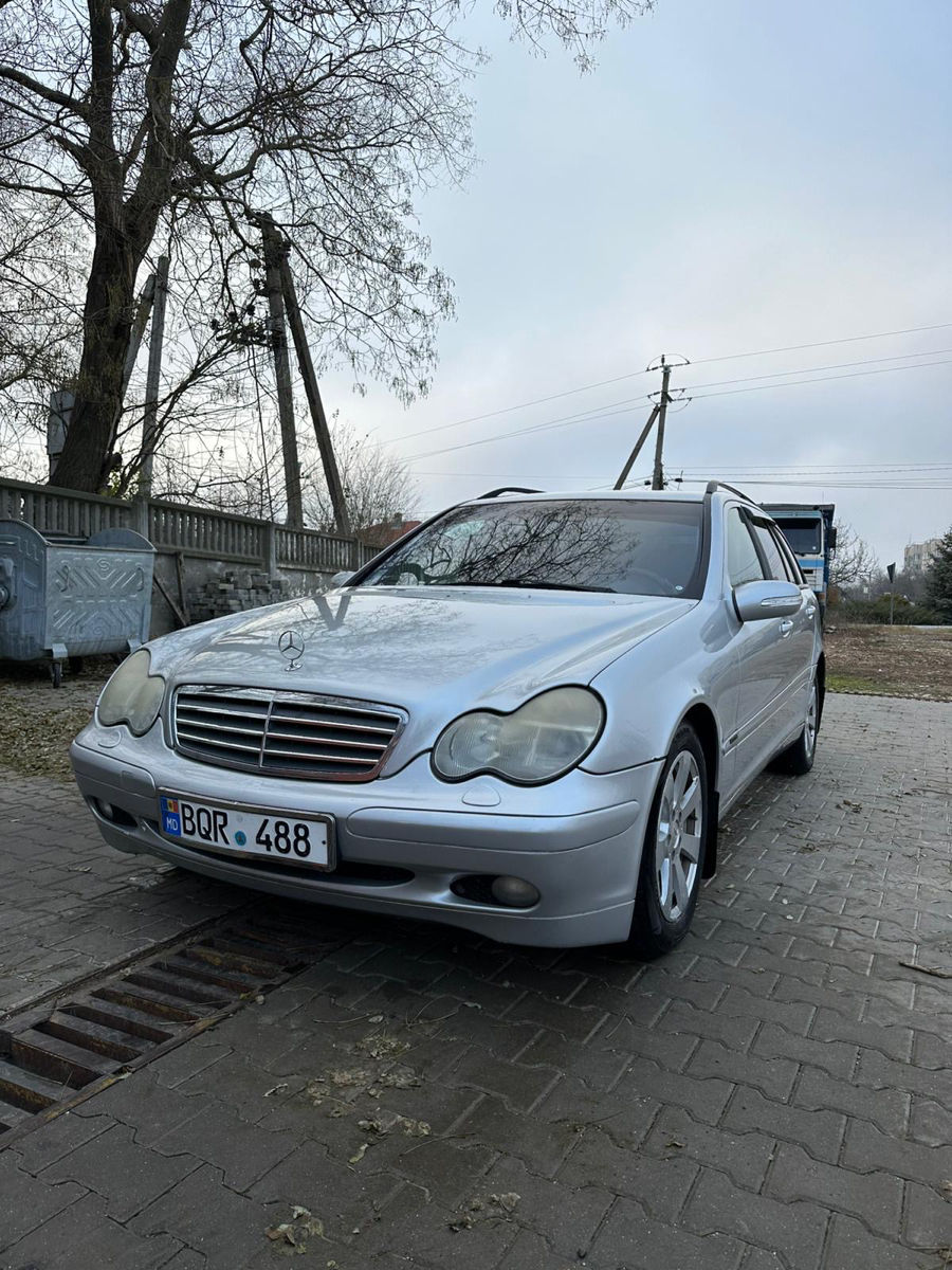 Mercedes C-Class foto 0