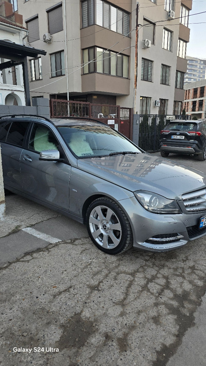 Mercedes C-Class foto 0