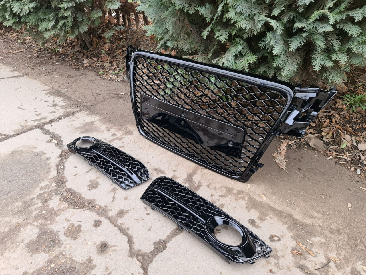 Livrare gratuita Grila RS Audi A4 B8 (2007-2012) RS4 Design Negru Lucios foto 3