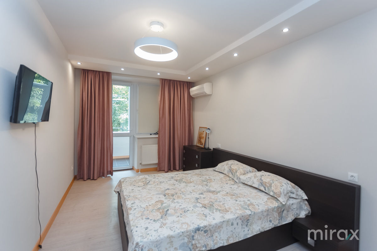 Apartament cu 2 camere, 75 m², Centru, Chișinău foto 9