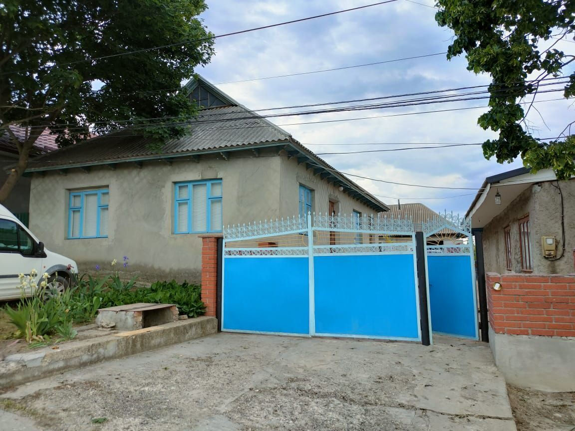 Срочно! Продается! Рай для большой семьи! 2 дома, 33 сотки, пасека, техника – переезжайте и живите фото 0