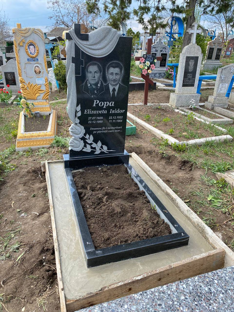 Памятники на кладбище с установкой фото 0