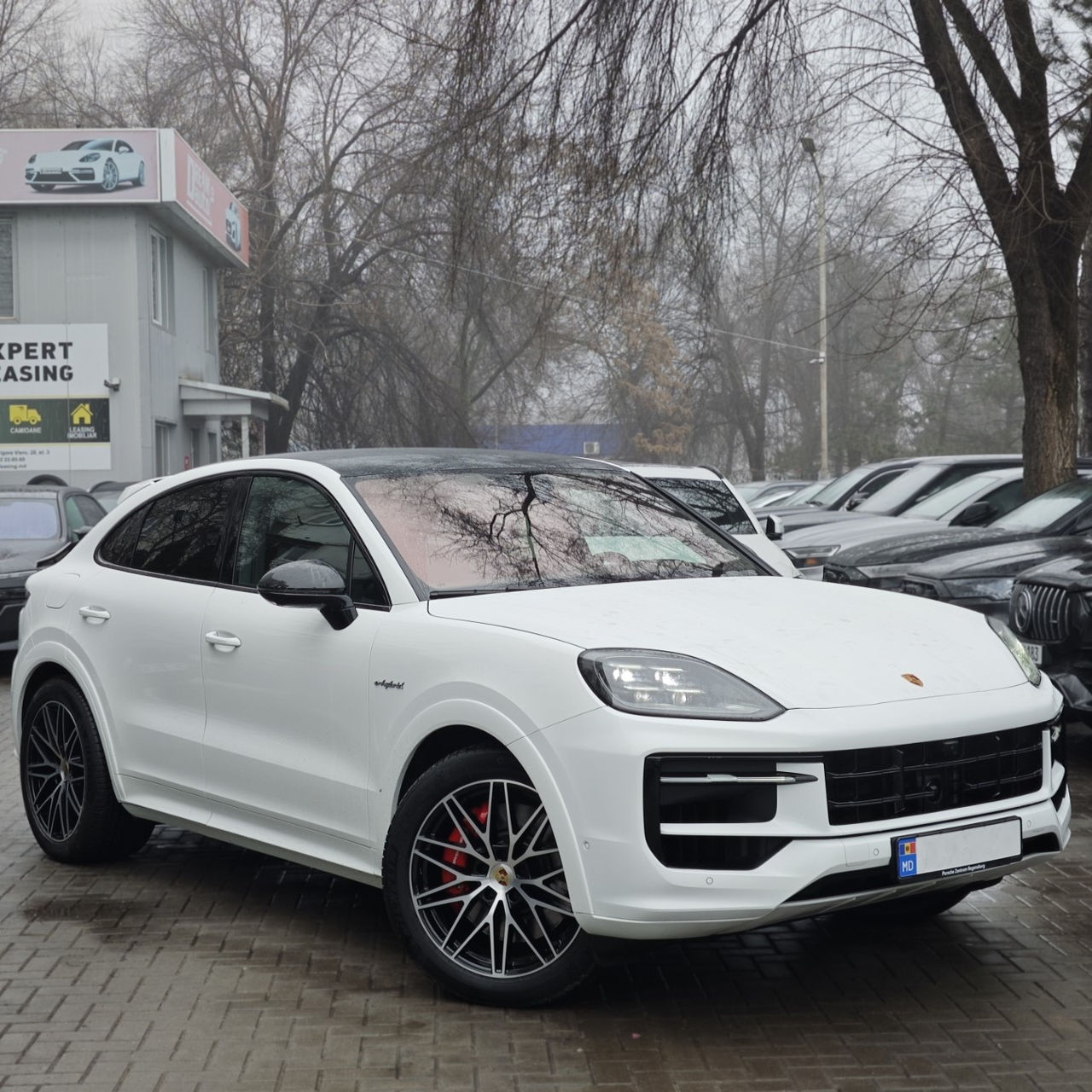 Porsche Cayenne Coupe an. 2024 cu rulaj 27000 km, Plug-in Hybrid (benzină), 134900 €