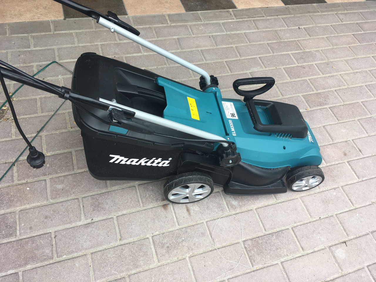 Газонокосилка косилка электро makita elm 3320