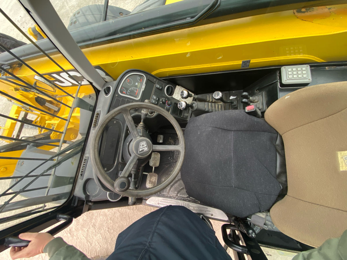 Încărcător telescopic JCB foto 6