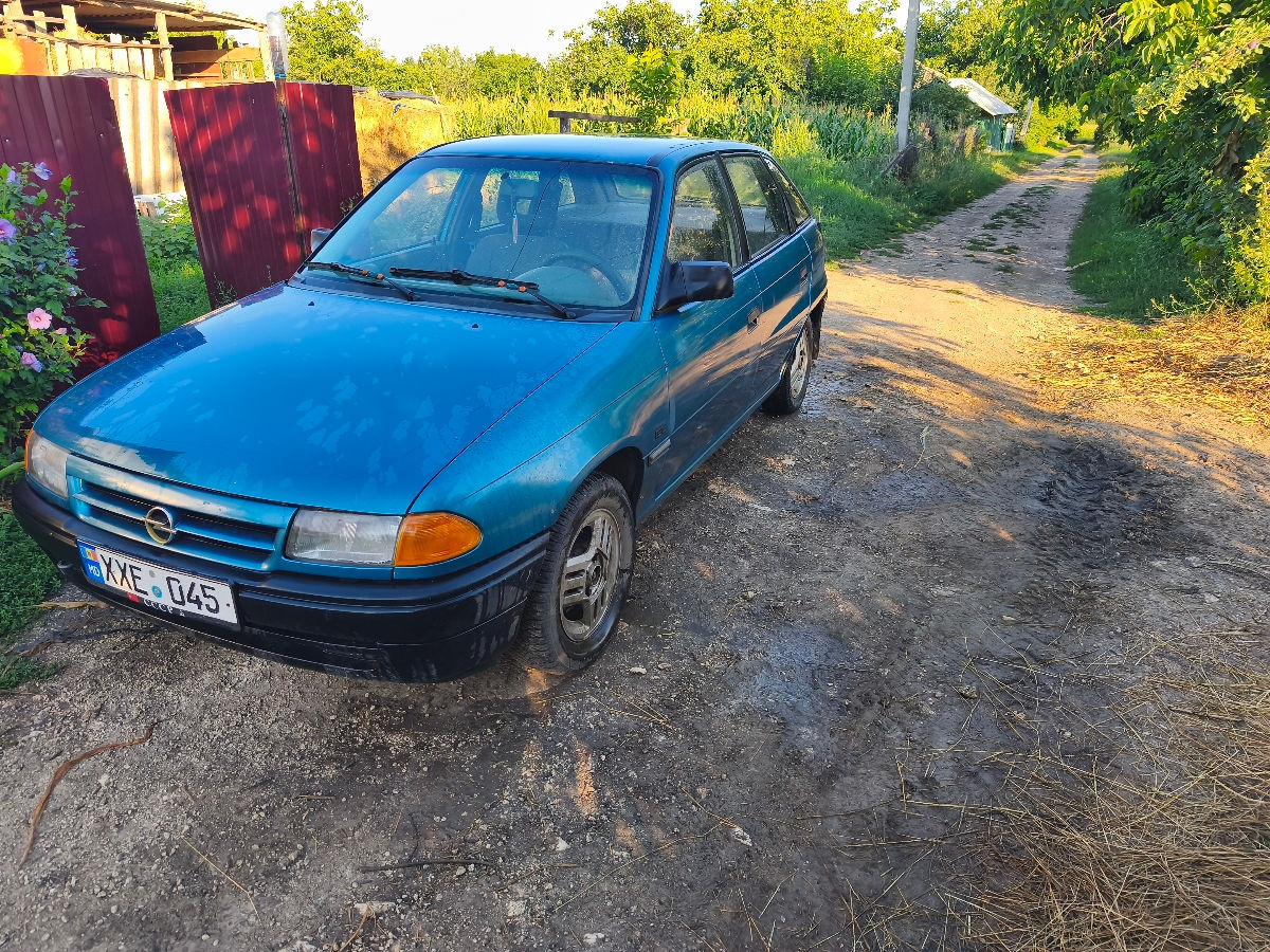 Opel Astra foto 2