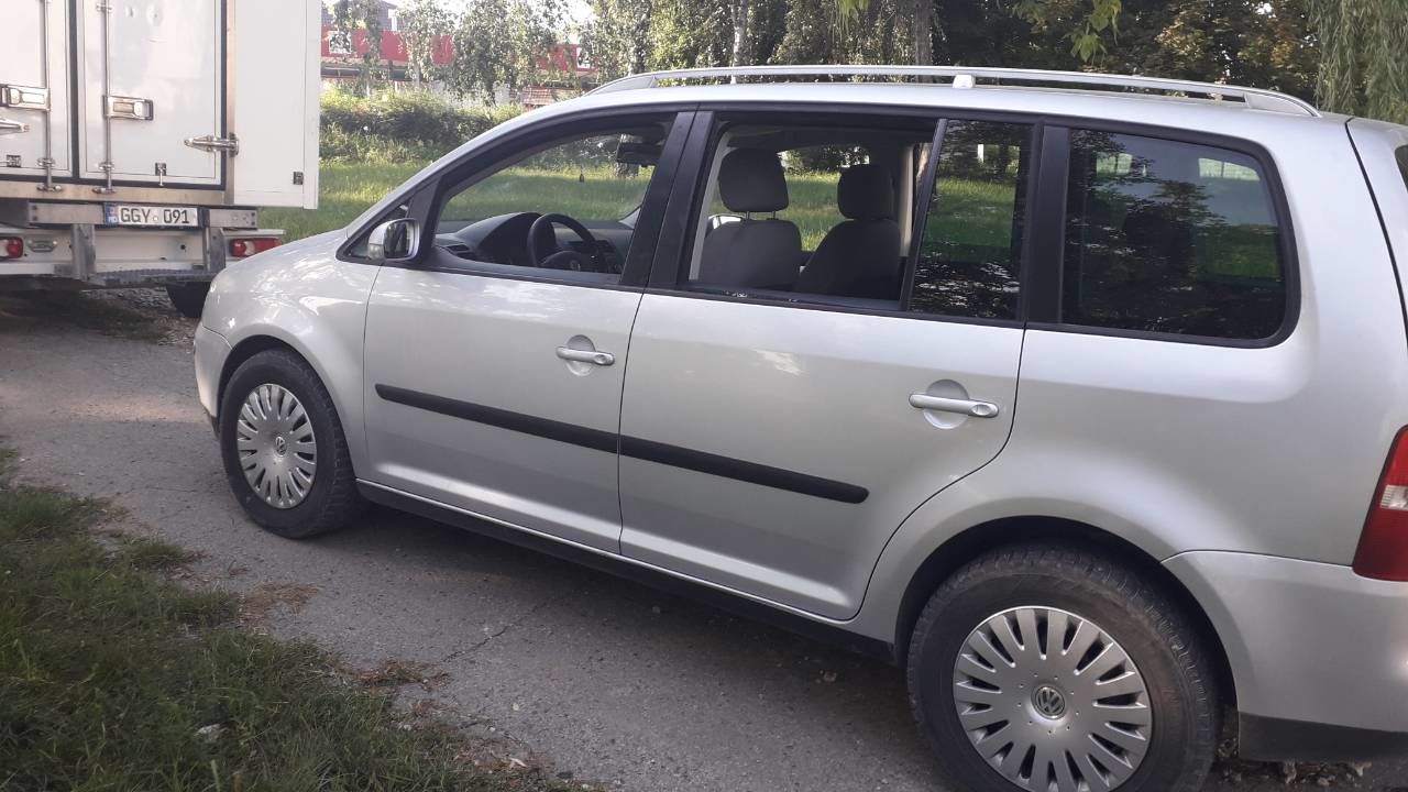 Volkswagrn Touran Piese ! foto 2