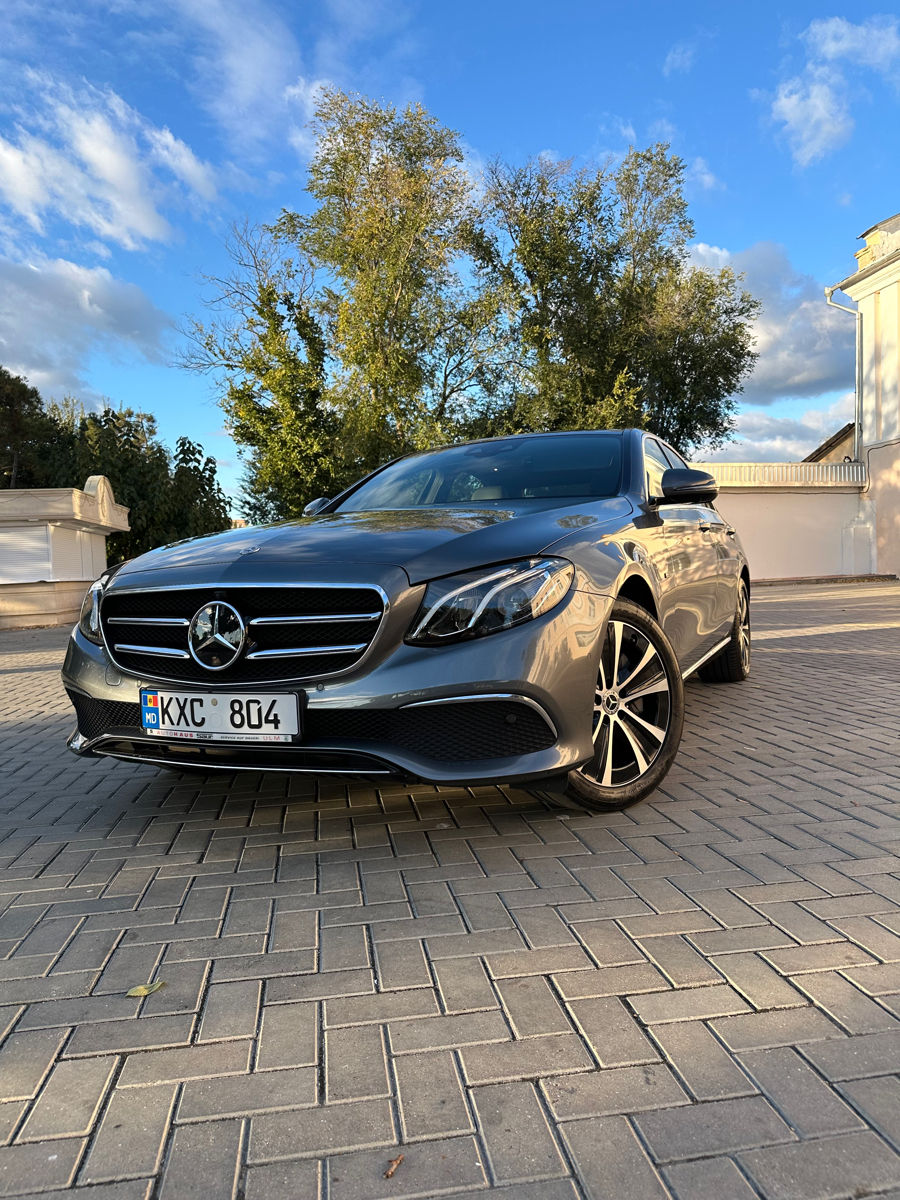 Mercedes E-Class foto 0