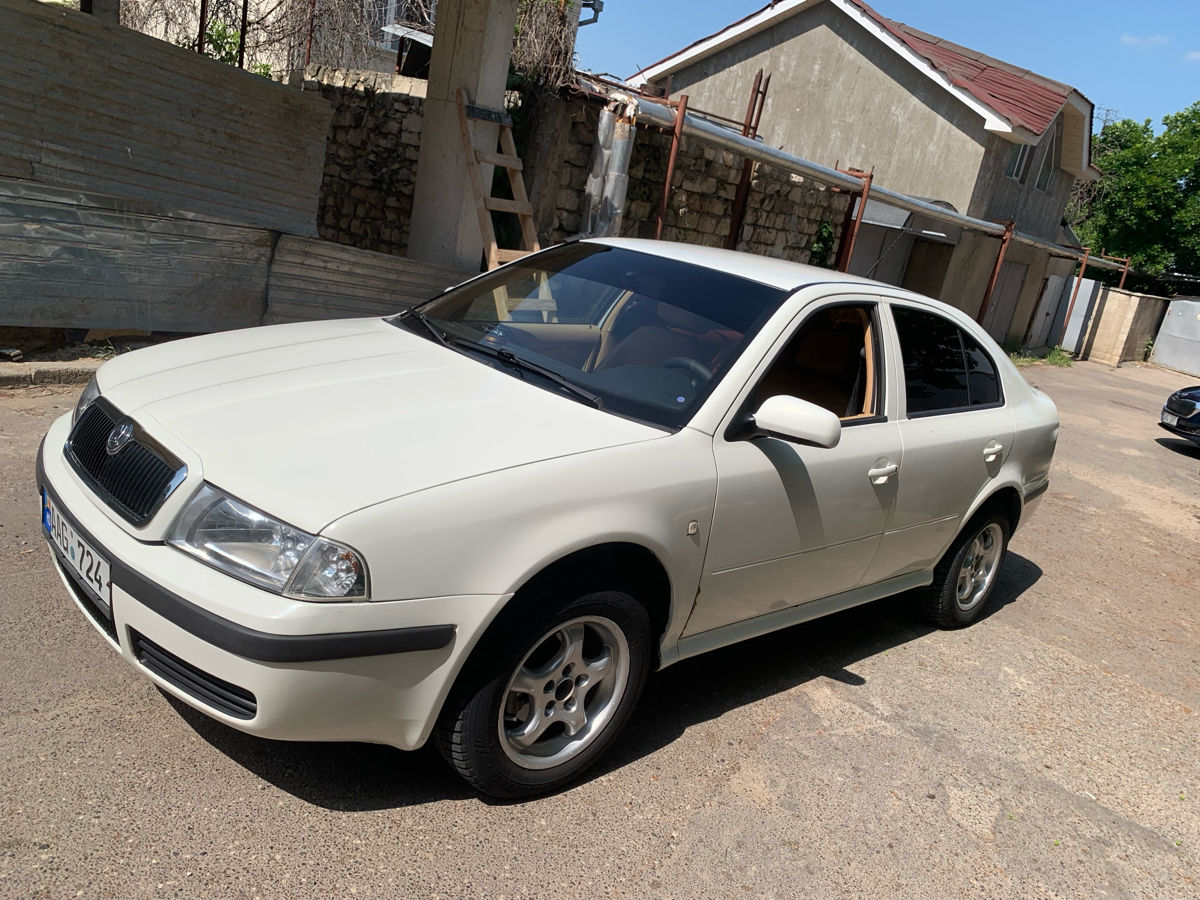 Skoda Octavia foto 1