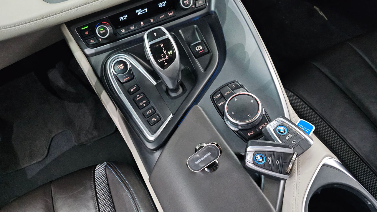 BMW i8 фото 13