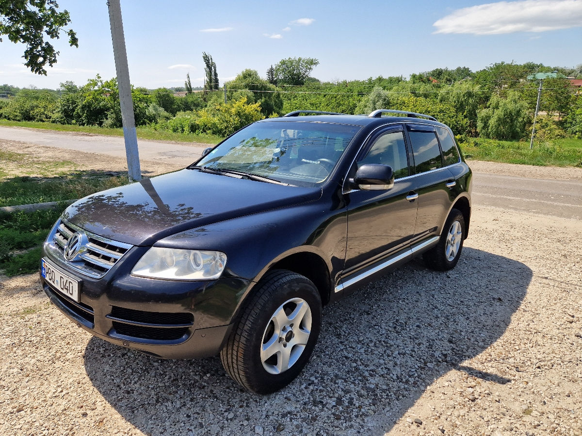 Volkswagen Touareg foto 1