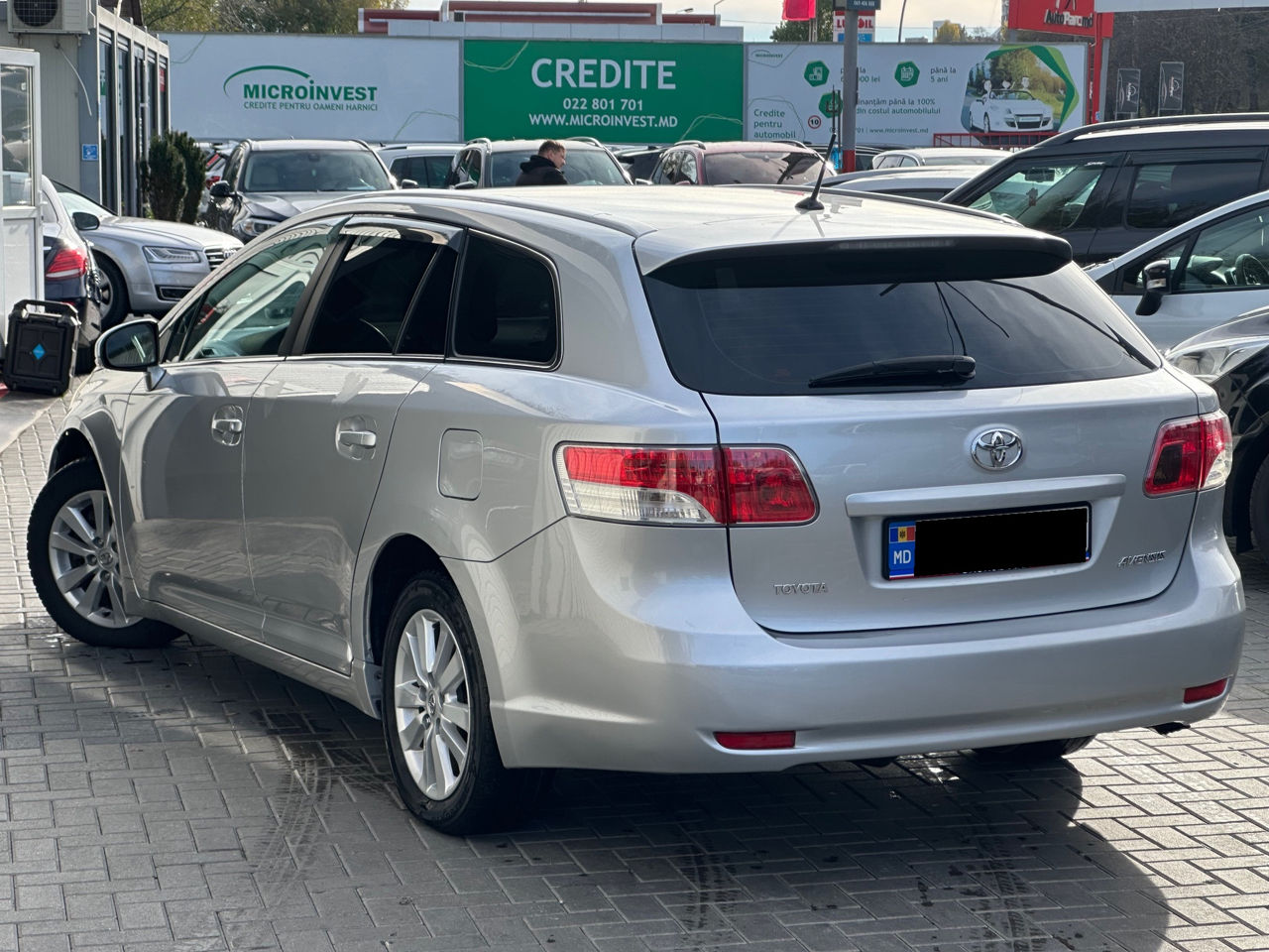 Toyota Avensis foto 2