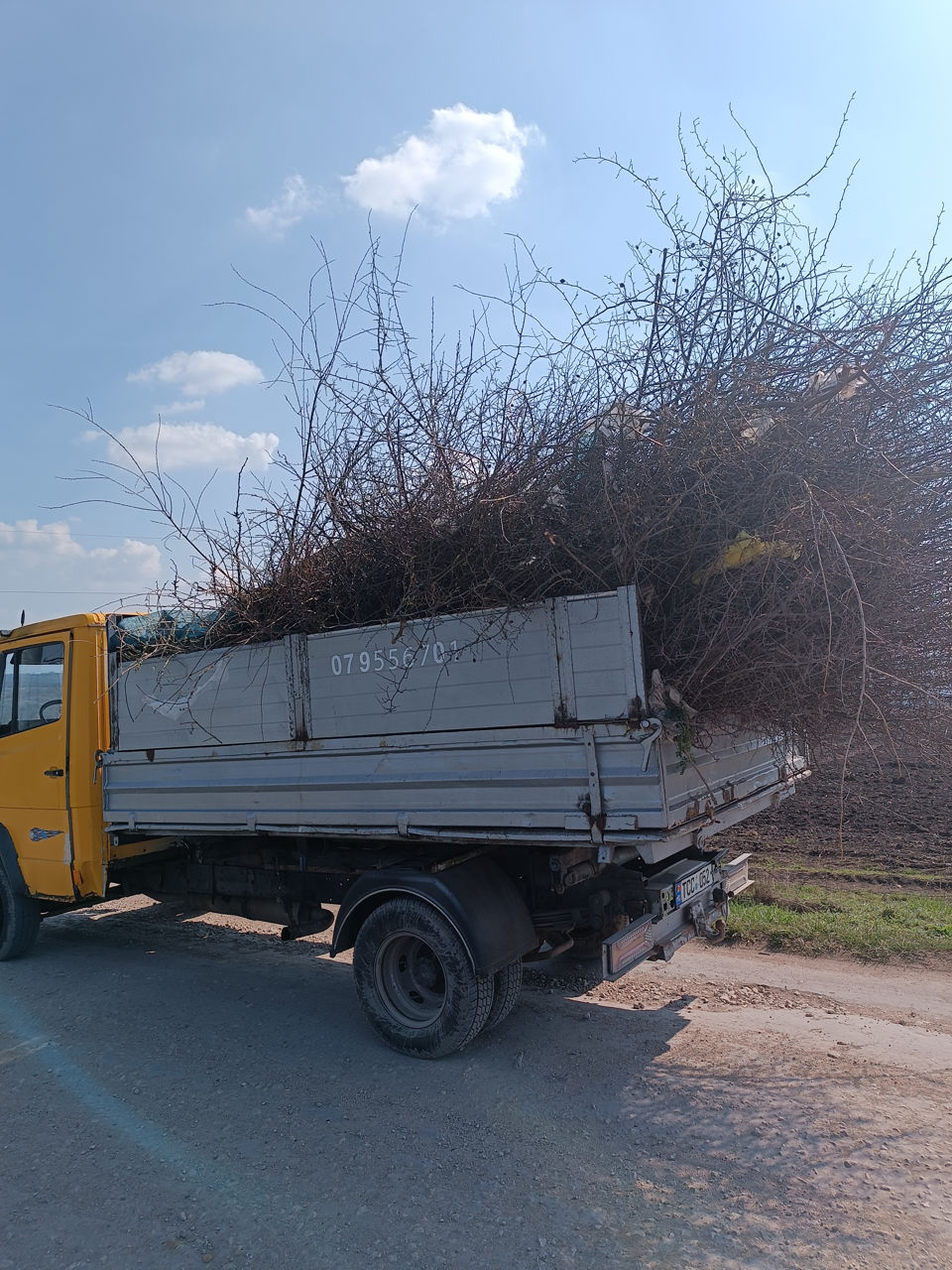 Вывоз хлама из квартиры акуратно 24/24 &bus zil,kamaz,conteiner,,saci gunoi,evacuarea deseuri грузчи foto 2