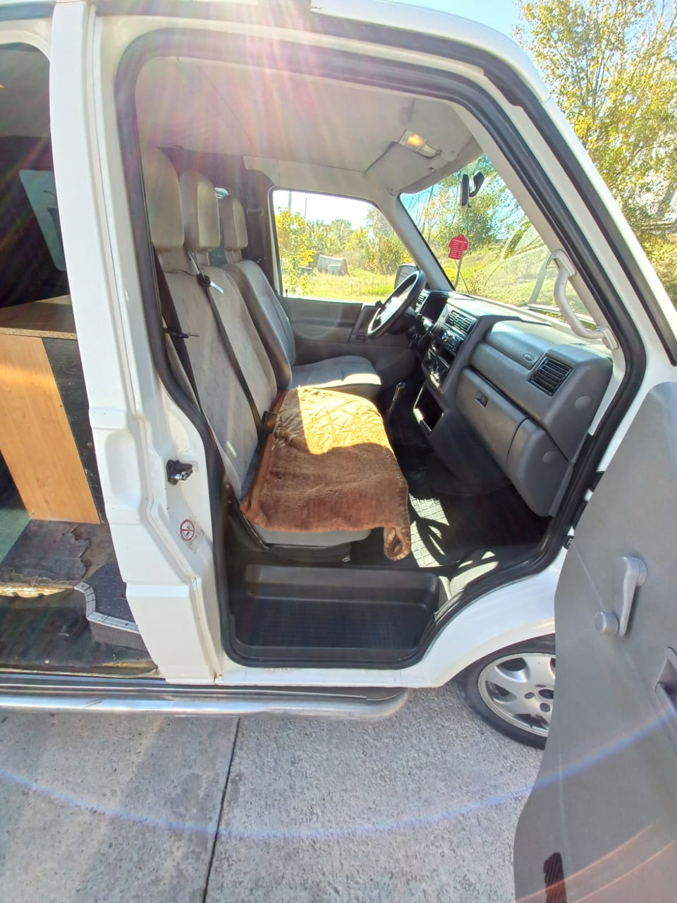 Volkswagen Caravelle foto 16